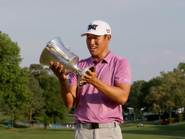 A happy James Hahn with the Wells Fargo trophy